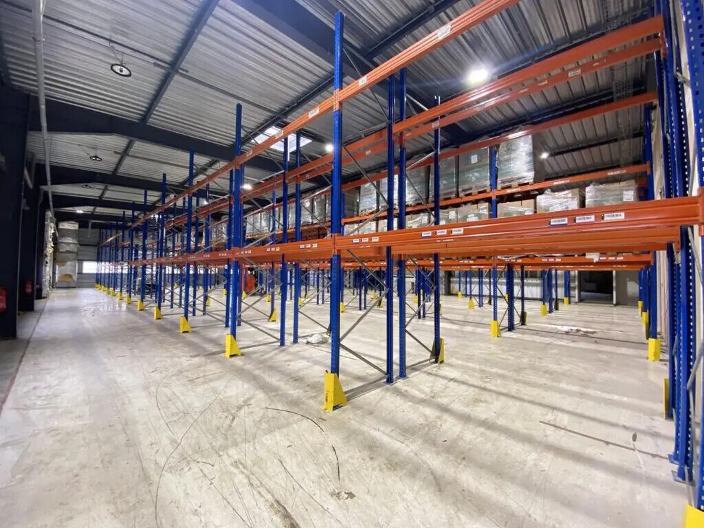 Location Entrepôt 400 m² à 1 230 m² - Photo 1