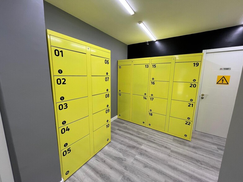 Retail in Madrid, Madrid to rent - Interior Photo - Image 3 of 5