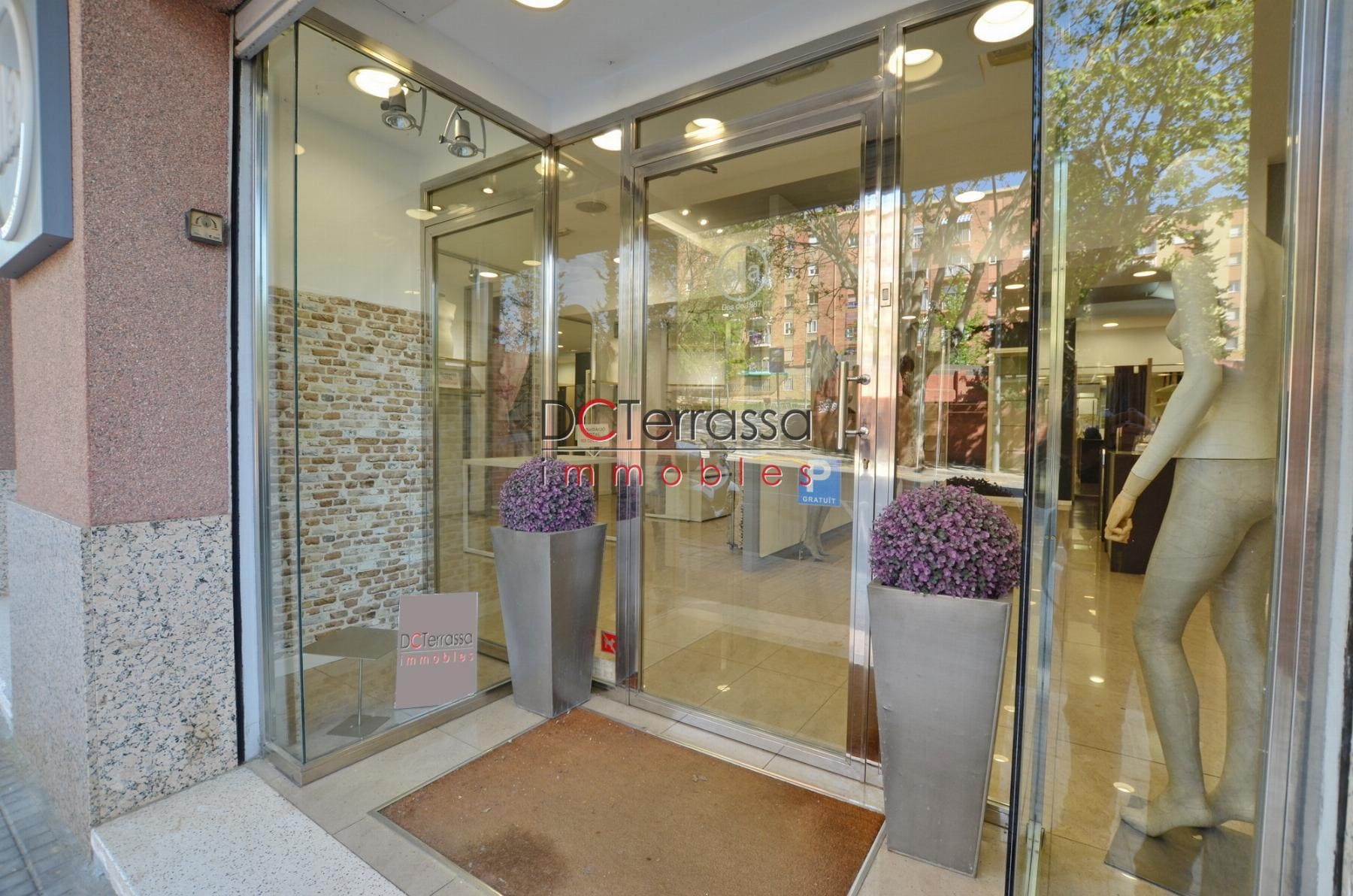 Retail in Terrassa, Barcelona to rent Primary Photo- Image 1 of 2
