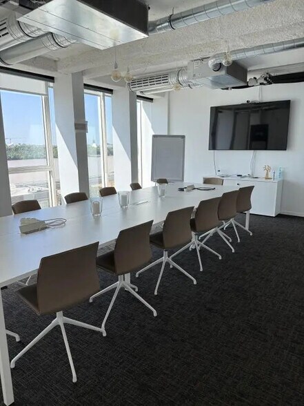 Office in Bordeaux to rent - Building Photo - Image 2 of 13