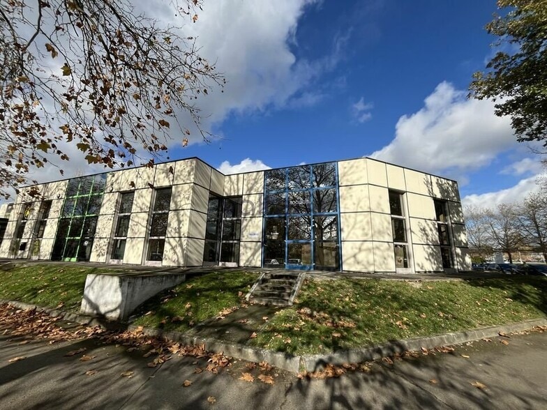 Office in Labège to rent - Building Photo - Image 1 of 7