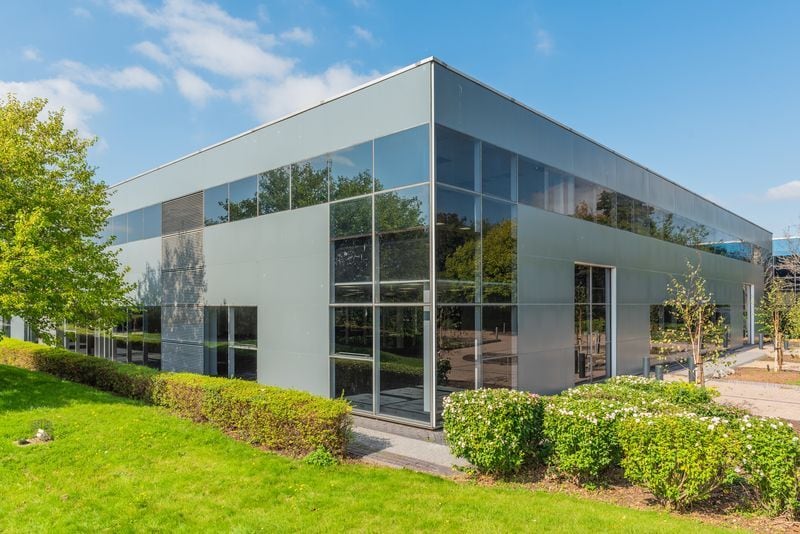 2 Kembrey Park, Swindon to rent - Building Photo - Image 2 of 5