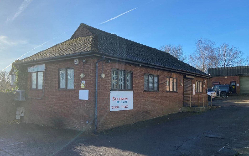 1-5 Philpots Yard, Dorking to rent Primary Photo- Image 1 of 2