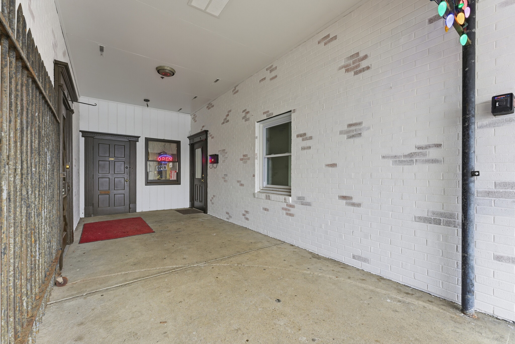 45-65 Southwick Rd, Westfield, MA to rent Interior Photo- Image 1 of 10