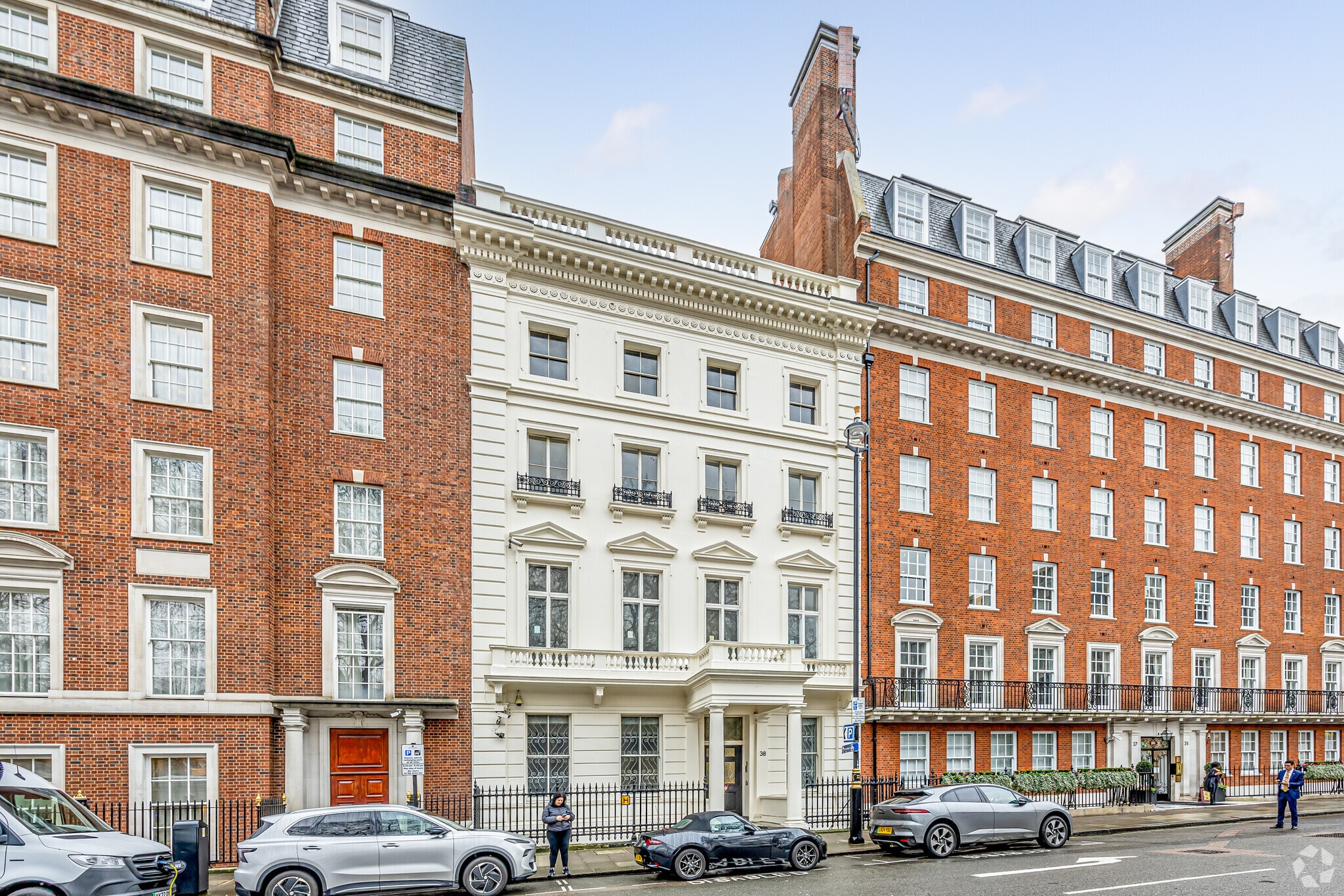 38 Grosvenor Sq, London for sale Primary Photo- Image 1 of 1