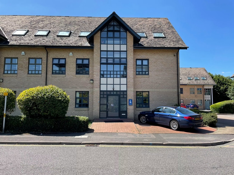 Milbanke Way, Bracknell to rent - Building Photo - Image 1 of 9