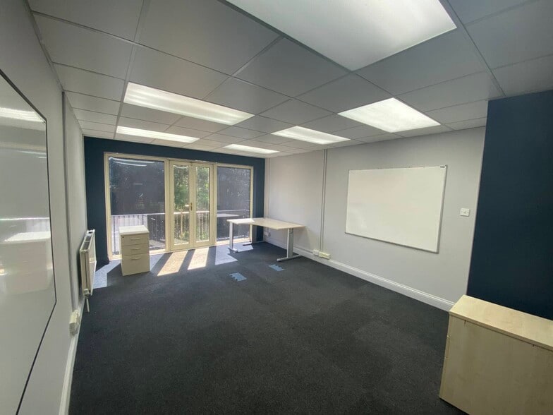 55-61 South St, Bishop's Stortford for sale - Interior Photo - Image 3 of 4