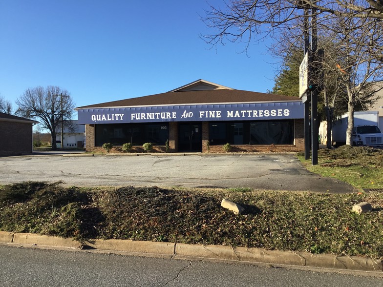 905 Old Airport Rd, Greenville, SC for sale - Building Photo - Image 1 of 1