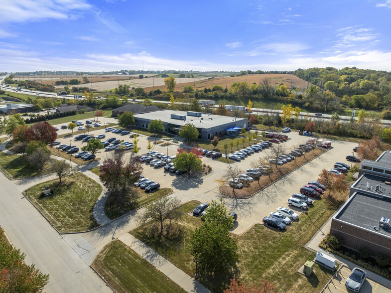 2839 Northgate Dr, Iowa City, IA for sale - Primary Photo - Image 1 of 24