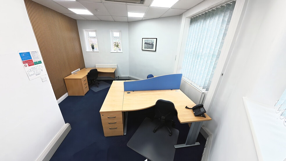 Varley St, Pudsey to rent - Building Photo - Image 2 of 9