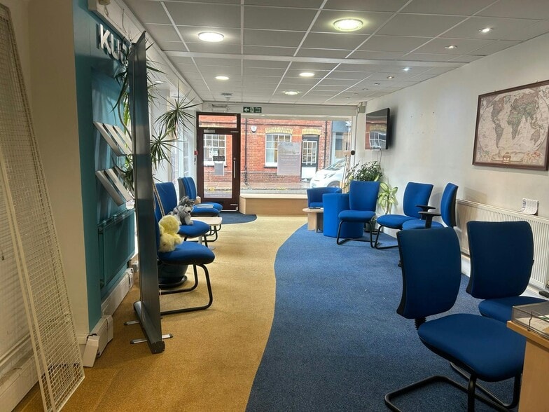 10-12 Denmark St, Wokingham to rent - Building Photo - Image 2 of 9