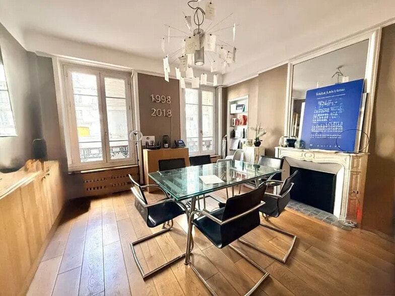 Build-to-Rent in Paris for sale - Building Photo - Image 3 of 13