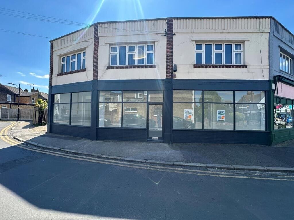 58-62 Elm Rd, Leigh On Sea to rent Building Photo- Image 1 of 7