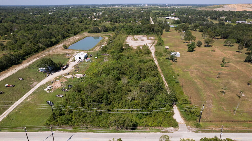 1403 Algoa Friendswood Rd, Alvin, TX for sale - Building Photo - Image 1 of 18