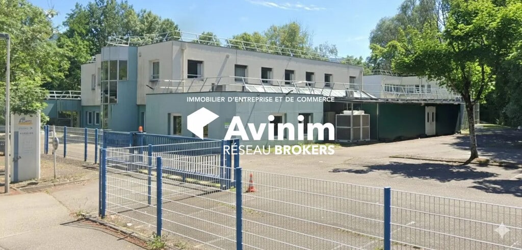 Location Bureaux 953 m² - Photo 1