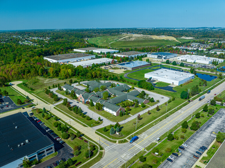 7000 Cochran Rd, Solon, OH for sale - Building Photo - Image 2 of 21