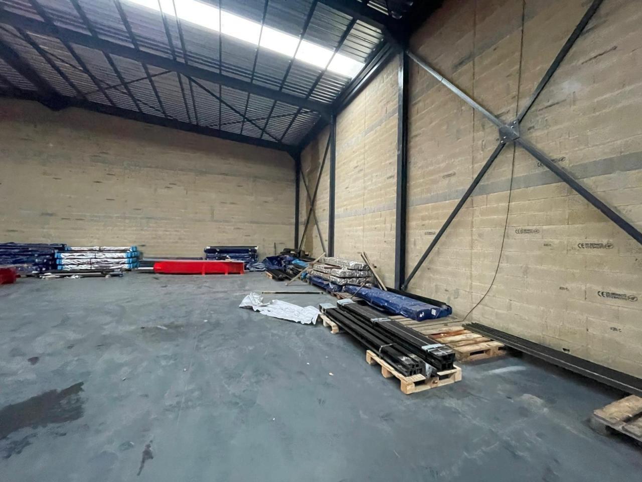 Light Industrial in Lisses for sale Interior Photo- Image 1 of 10