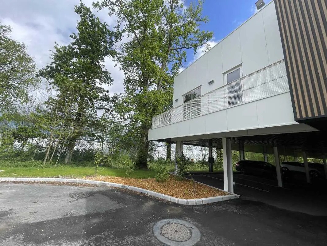 Office in Bruges to rent Building Photo- Image 1 of 14