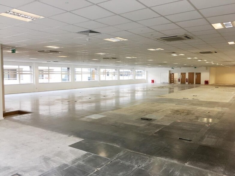 7-9 Heathmans Rd, London to rent - Building Photo - Image 3 of 9