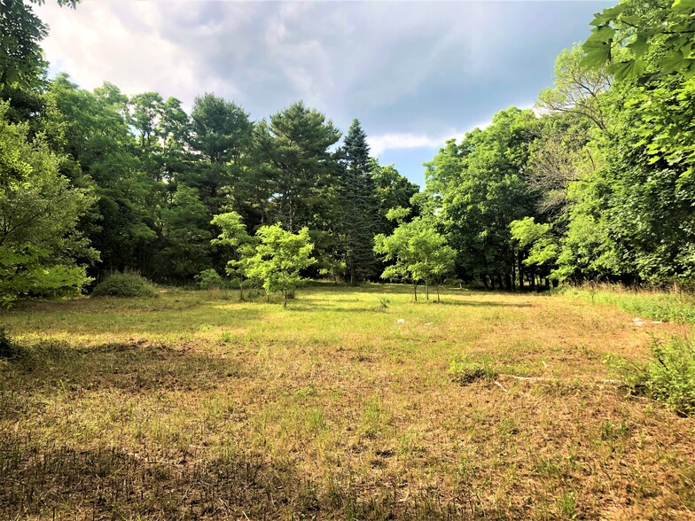 1695-1697 Middle Country Rd RT-25, Ridge, NY for sale - Building Photo - Image 1 of 5