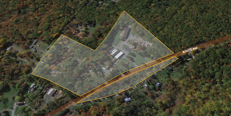 6315 Paradise Valley Rd, Mount Pocono, PA for sale - Building Photo - Image 2 of 10