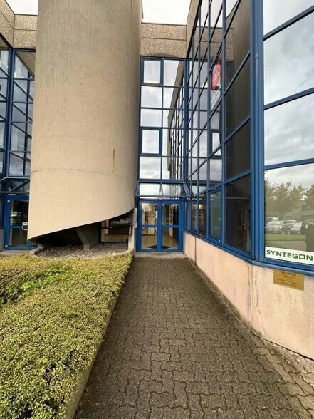 Office in Hoenheim to rent - Building Photo - Image 1 of 8