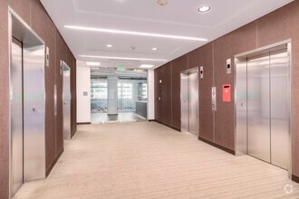 8609 Westwood Center Dr, Vienna, VA to rent Interior Photo- Image 1 of 18