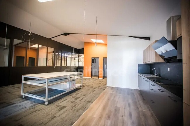 Location Bureaux 152 m²