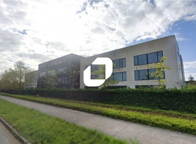 Office in Lieusaint for sale - Building Photo - Image 2 of 6