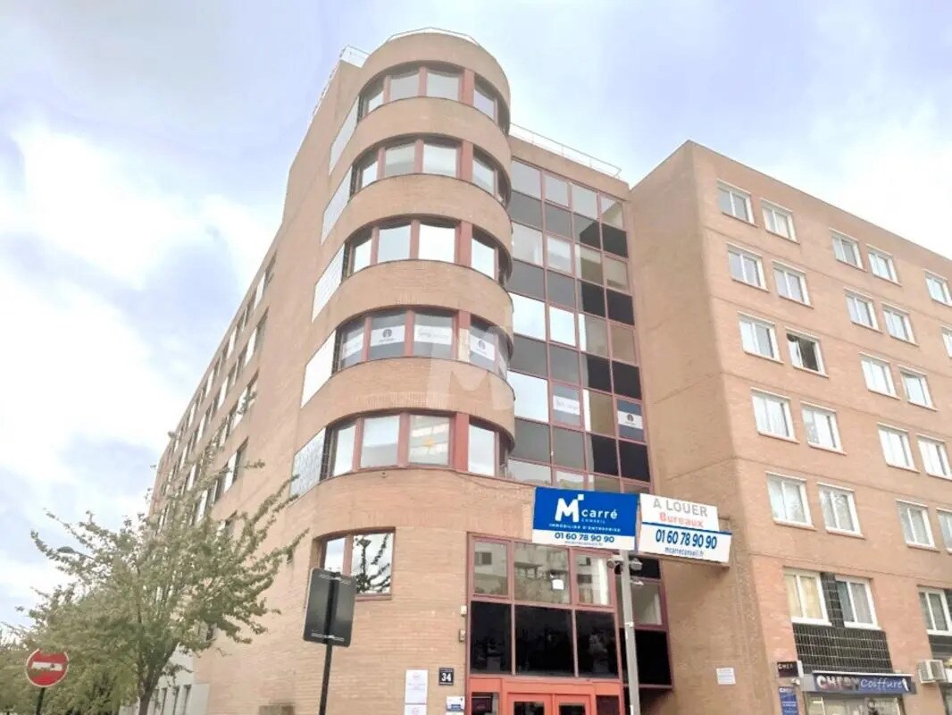 Office in Évry-Courcouronnes to rent Building Photo- Image 1 of 8