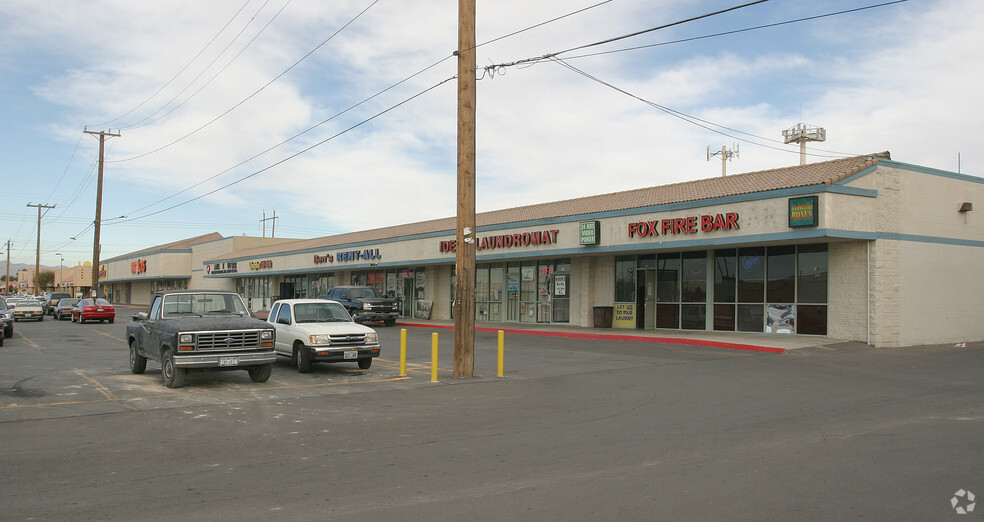 348-350 N Nellis Blvd, Las Vegas, NV for rent - Building Photo - Image 3 of 25