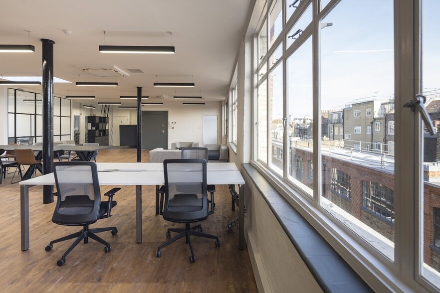 17-21 Emerald St, London to rent - Interior Photo - Image 3 of 20