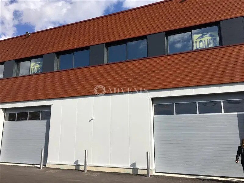 Location Local d'activités 300 m² - Photo 1