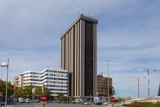 Plaza Castilla, 3, Madrid, Madrid for rent Primary Photo- Image 1 of 3