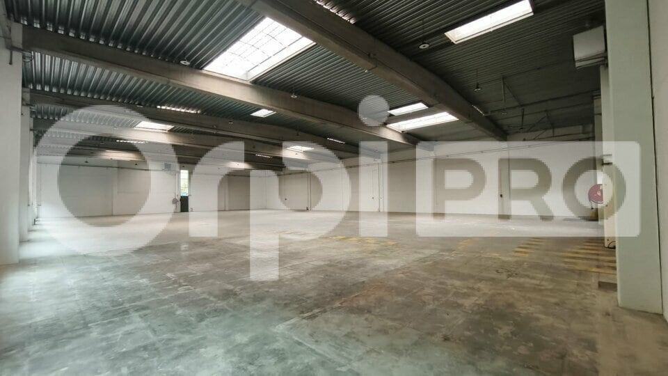 Industrial in Chilly-Mazarin to rent - Interior Photo - Image 3 of 6