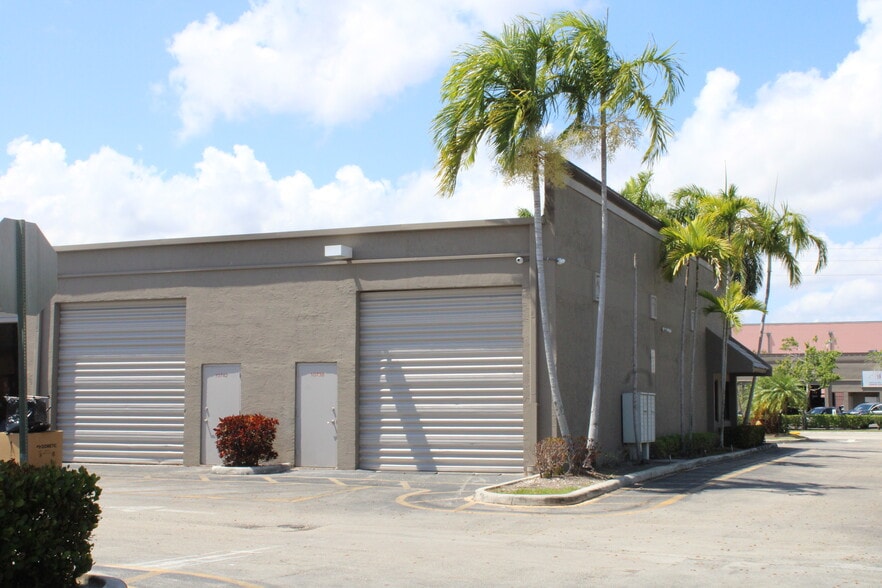 5401 NW 102nd Ave, Sunrise, FL for rent - Building Photo - Image 2 of 14