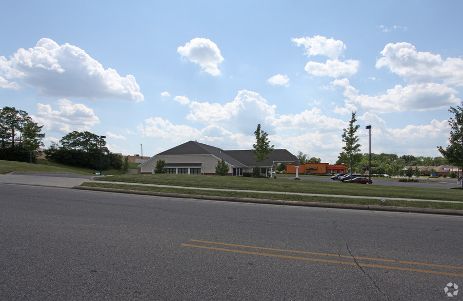 Kemper Meadow Ln, Forest Park, OH for sale - Building Photo - Image 1 of 2