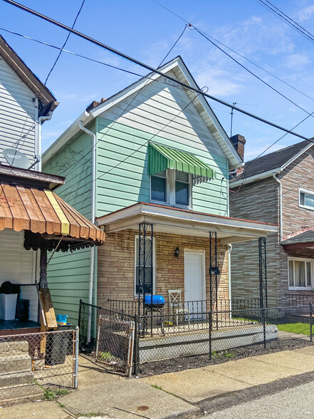 30 Erwin St, Duquesne, PA for sale - Primary Photo - Image 1 of 1