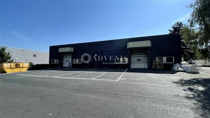 Light Industrial in Chelles to rent - Building Photo - Image 3 of 8