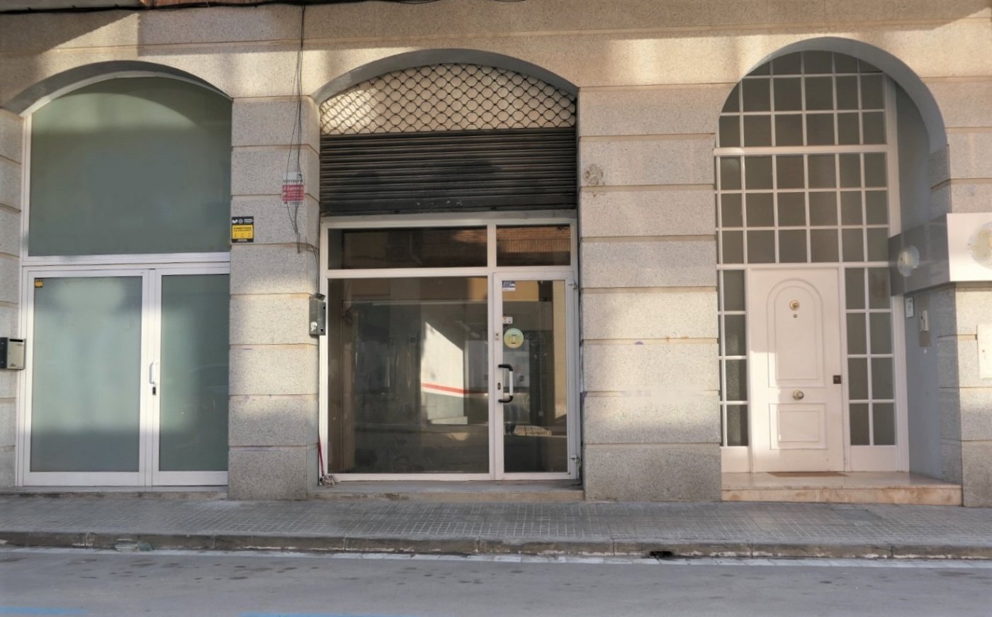 Retail in Barcelona, Barcelona to rent Building Photo- Image 1 of 5