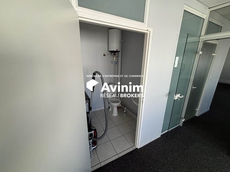 Office in Grenade to rent - Interior Photo - Image 3 of 11