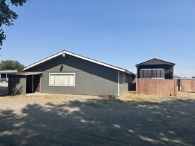 24524 S Oak St, Kennewick WA - Commercial Property