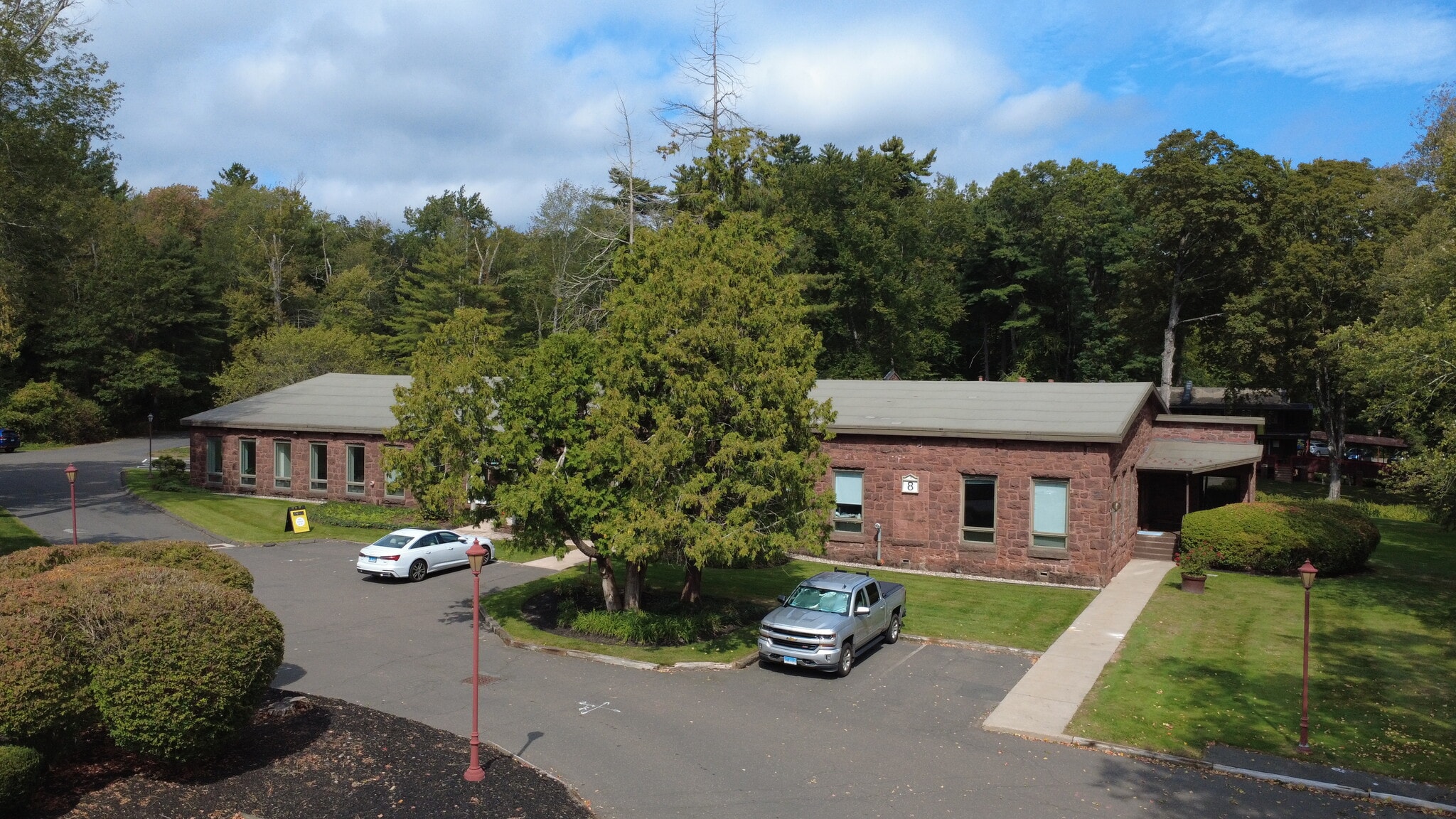 21 Ensign Dr, Avon, CT to rent Interior Photo- Image 1 of 4