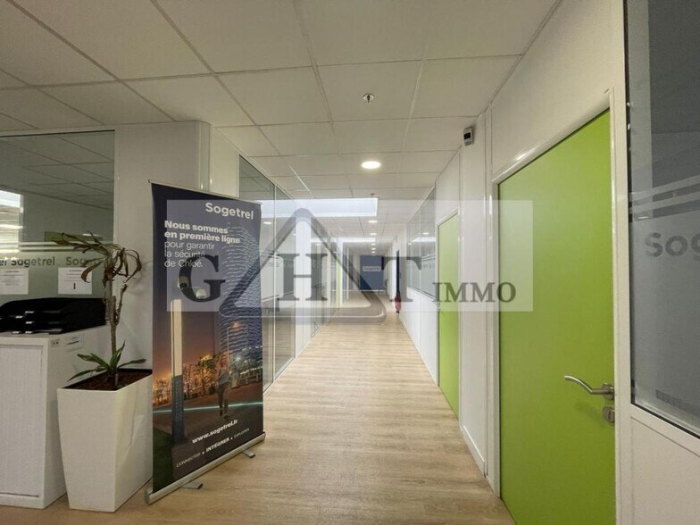 Industrial in Lognes to rent - Lobby - Image 1 of 17