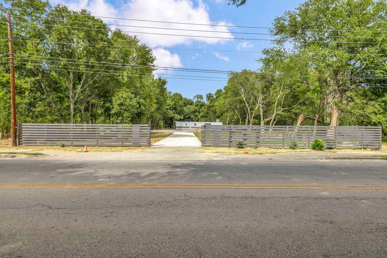 11202 Pearce Ln, Del Valle 78617 Land for Sale UK