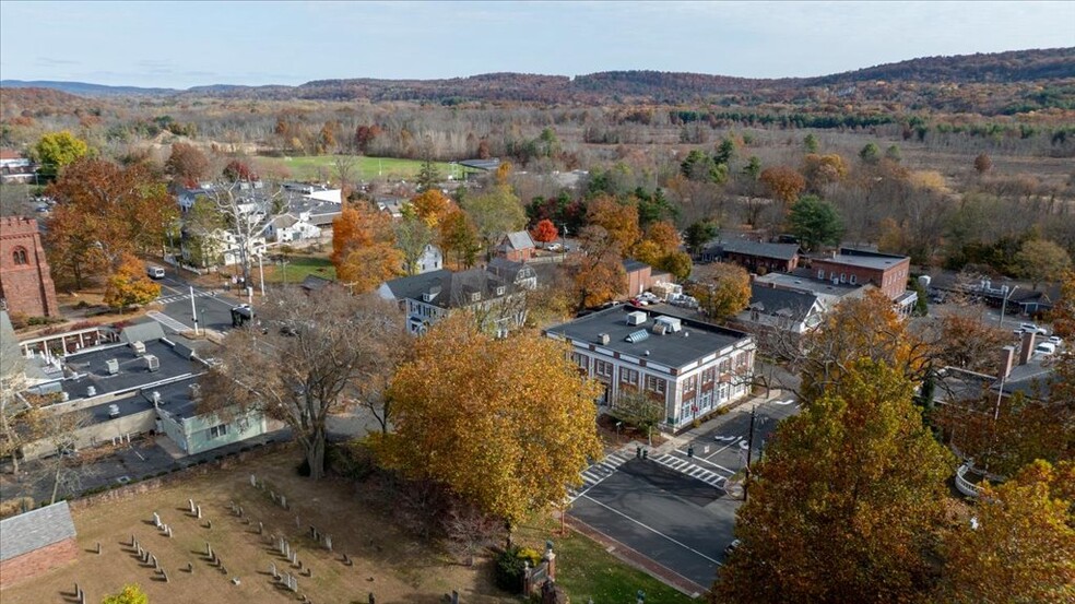 760 Hopmeadow St, Simsbury, CT for sale - Building Photo - Image 3 of 29