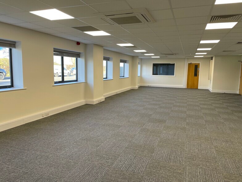 Rowles Way, Cambridge for rent - Building Photo - Image 2 of 10