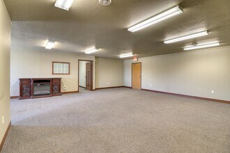 5402 53rd Ave S, Fargo, ND to rent Interior Photo- Image 2 of 9