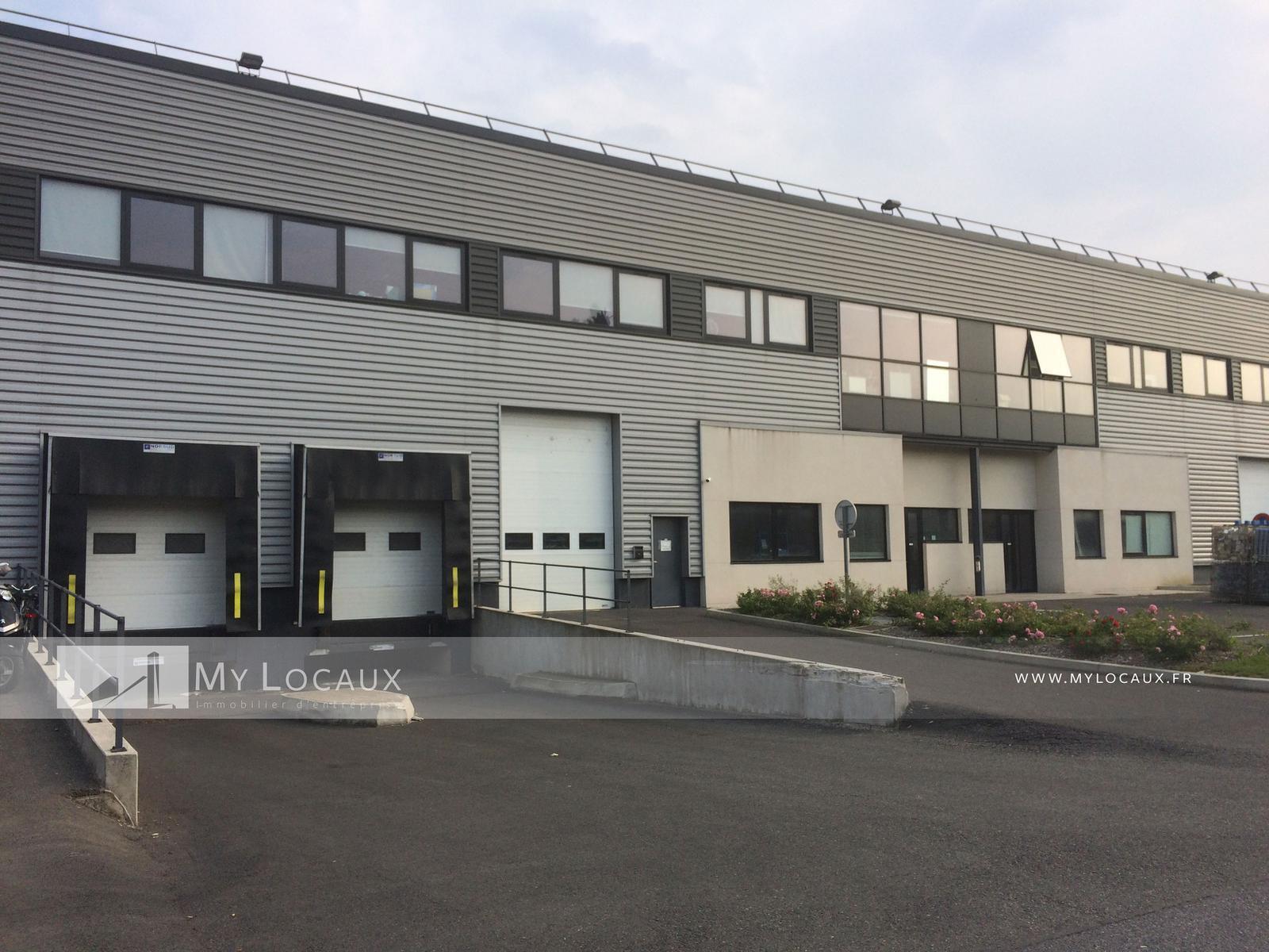 Industrial in La Courneuve to rent Building Photo- Image 1 of 7
