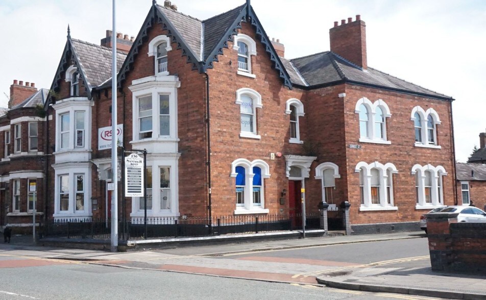 136 Nantwich Rd, Crewe to rent - Building Photo - Image 1 of 1